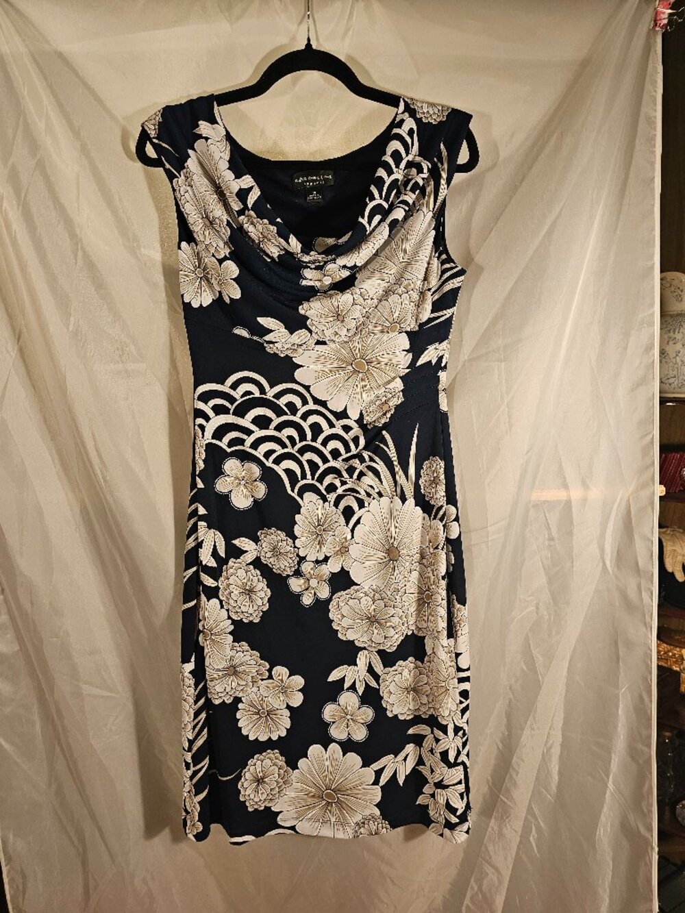 Connected Apparel pretty drape neck sleeveless dress. Size 10.